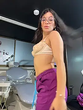 Iris_cuteface - fingers in deep pussy 💦🔥