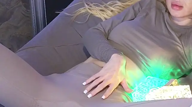 KarmaArms - Anal Dildo+lush and domi 4 min!!! ⏳🔥