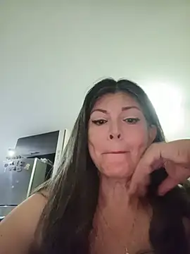 Emma_tour - Make me vibrate-make me WET-make me CUM