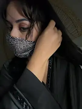 Queen-chamss - rubbing clit