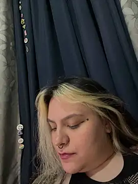 Goth_nayla - Hairy pussy close 🍰