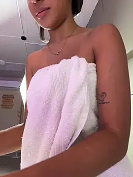 Naomi_Silk