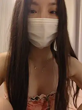 TW_zhuzhu123 - 沿著胸部畫左右兩個愛心奶