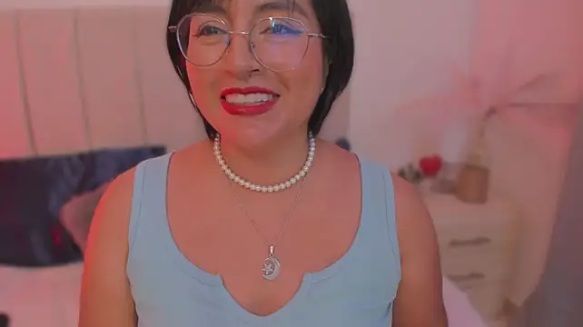 Natty_bush - topples + rub oil on pits & boobs
