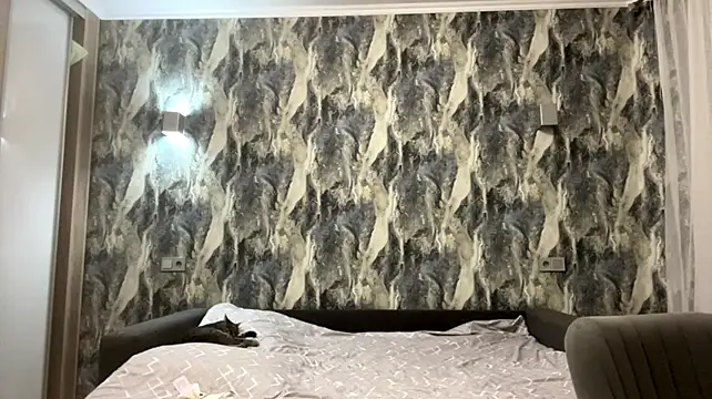CassiStarry - Tease my sexy nipples under my top👀
