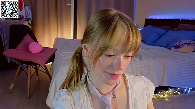 MatthewHoffis - Squeeze my boobs playfully