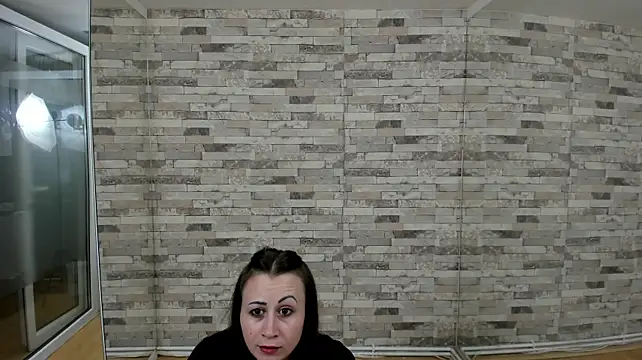 Aryanette - play pussy and twerk