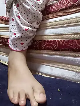 Bombamom - افتح كسي open pussy
