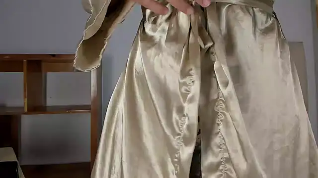 Elayha_28 - SPANKS MY ASS IN DOGGY