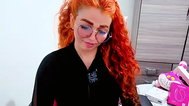 Alexatexa2929 - tickle my pussy 😳😅