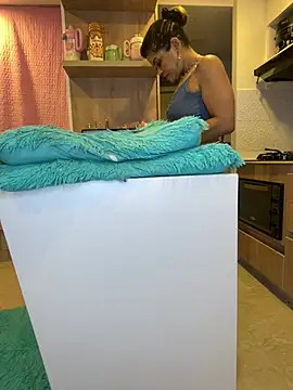 Tabata_monroee - oil play on my buttocks