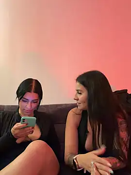 AlannaEvons - Tits Out + Spank In Public 🍒😈