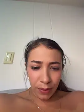 Hall_16 - Dildo in pussy