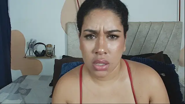 Liana_Asaff - plug anal 🖤🖤