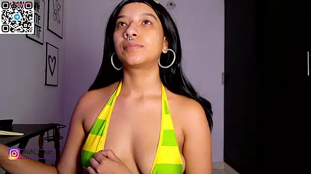 Rubi_star - oil in ass + short twerk