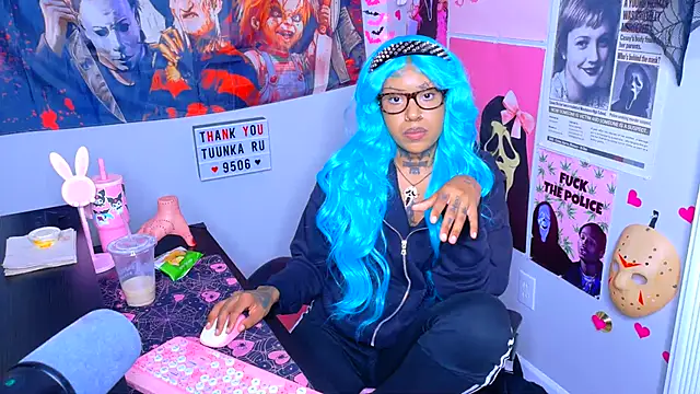 Spookiebaddie - get me naked😇 + oil!