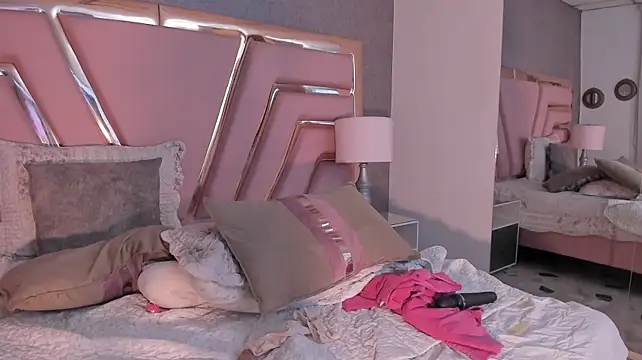 MayWesst - 1 finger in my virgin ass