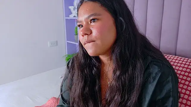 AhslyEvans__ - pussy play