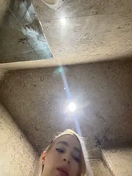 Isabella-gaviria - FUCK MY PUSSY IN MENS BATHROOM👿🥵