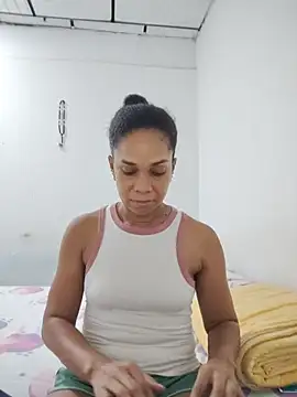 AstridMonroee - Tease my Clit
