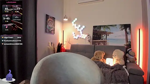 Victorias_world - topless