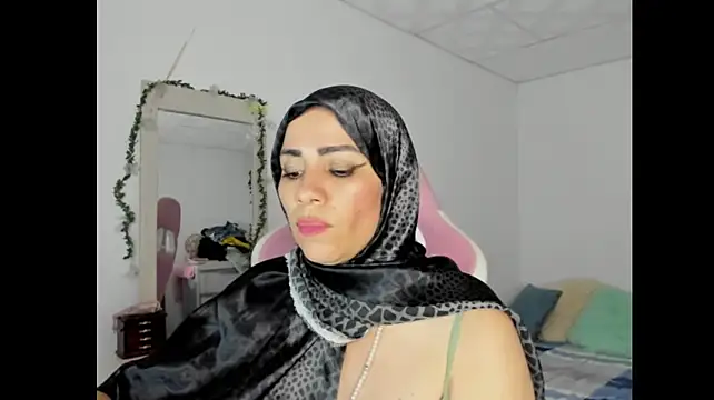 Dalila_kemur - oil on my butt
