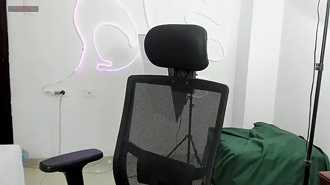 GoddessValentinaX - ride dildo for 5 minutes