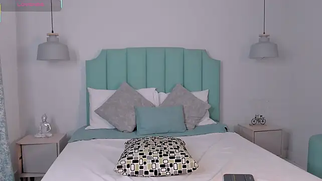 Nela_moretti - Show ass in doggy + slap x15