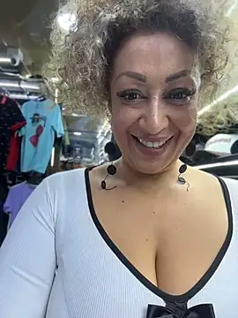 Katti_Barrera - Fuck mi pussy in doggy (ticketshow