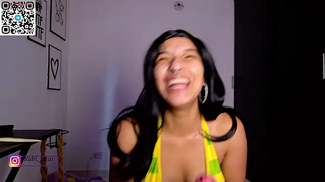 Rubi_star - oil in ass + short twerk