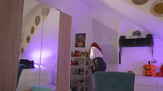Amaliamour - play with boobies
