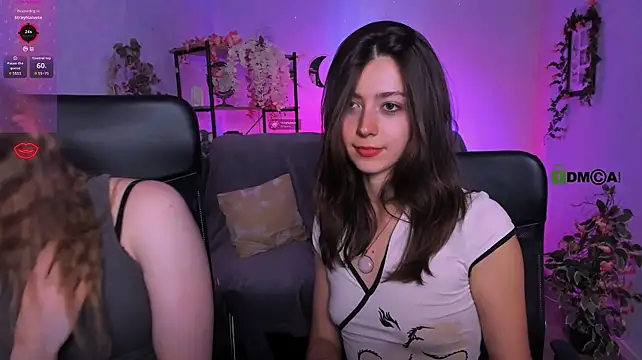Kitniss_dreamy - kiss her neck
