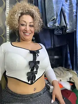 Katti_Barrera - Fuck mi pussy in doggy (ticketshow