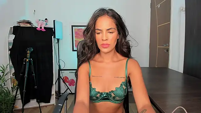 Camille-rose - Finger pussy