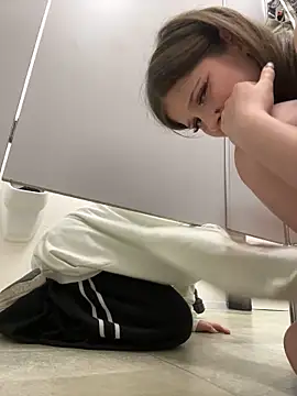 Sukidaa - Touch him in pants check cock