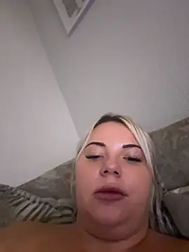 Blonde_baddie - Suck dildo sloppy