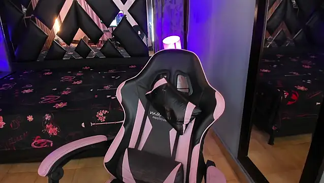 Linda4Petite