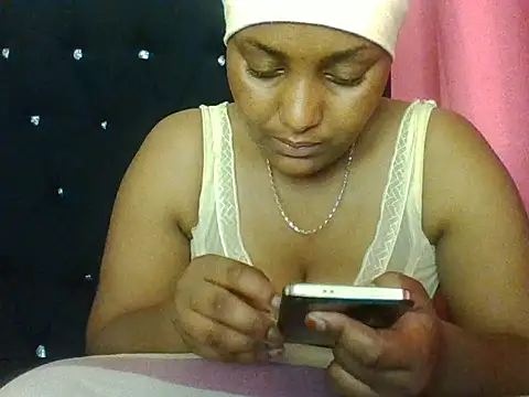Swthoney12 - am new make me cum love........