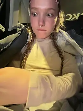 Bambi_lu - show panties behind UBER driver🍓