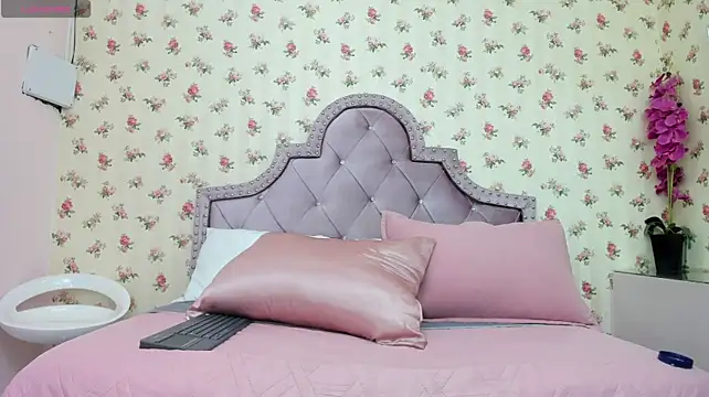 Ariana_moon00 - SPANK ASS FOR 5