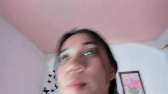 Emiily_Parkerr - 3 FINGER IN ASS