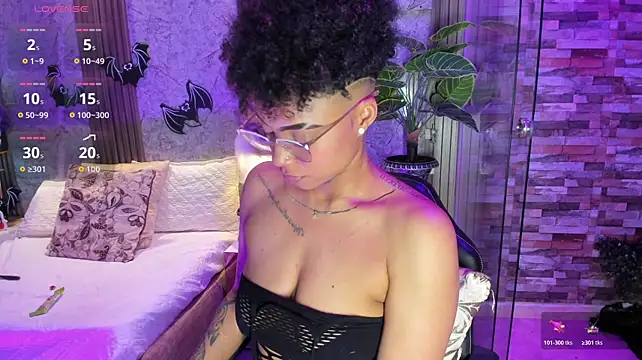 LuciaWallace - oil up your ass and rub it