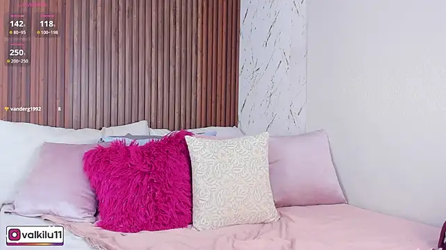 Valkilu11 - I suck dildo 😏🔥