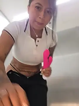 Luisa16xxx - Show titis in mall public🥵👿