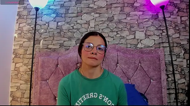 Nicky_angel1 - 4 fingers pussy