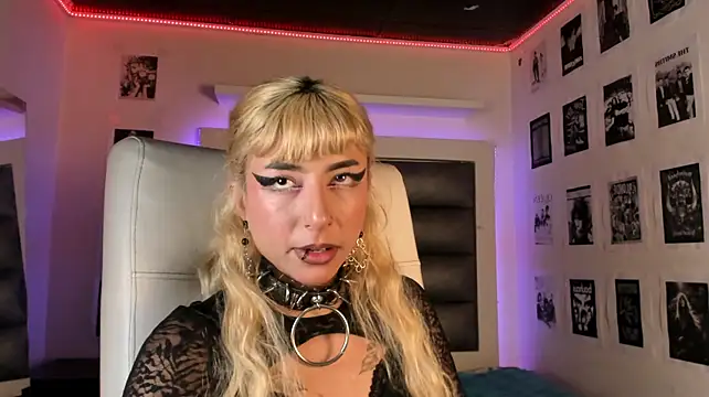 Adhalee_js - SHOW ASS + SPREAD ON DOGGY