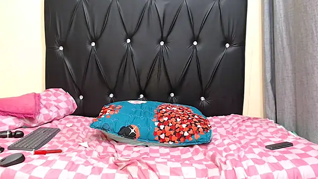 PIXIEBITCHXXX26 - help me to find new place for my self