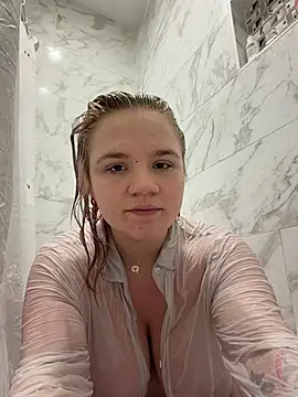Cutiepiespanks - 🫧🧼Shower Get Me Soaked🧼🫧