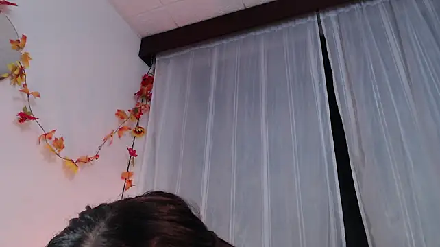 Ellyuwuw - Take your clothes off, Elly
