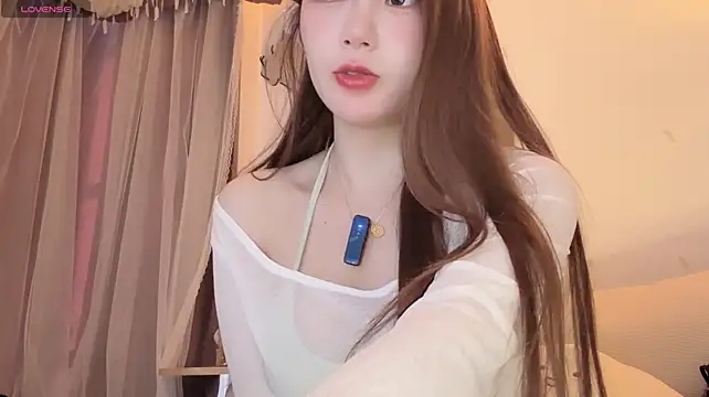 Qqqq0808 - 看看里面穿了什么